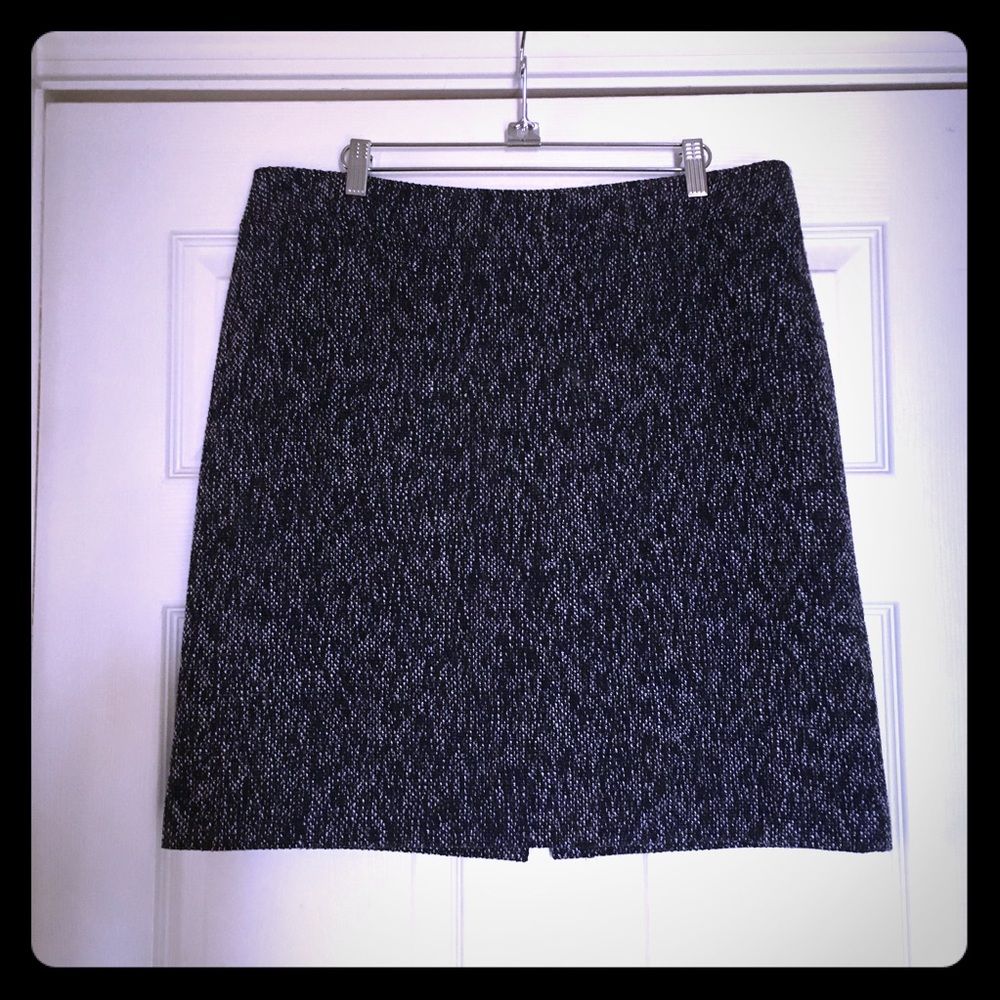 Tahari tweed skirt size 14 petite